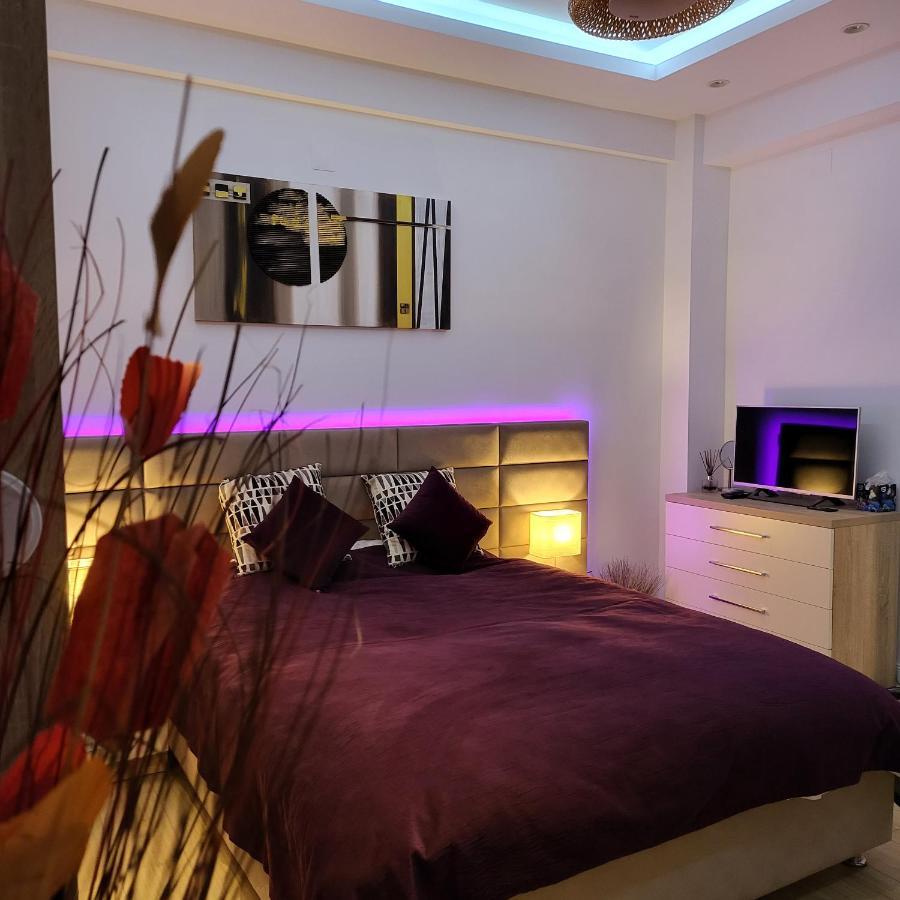 Color Apartments Corneliu Coposu 1A Street Букурещ Екстериор снимка